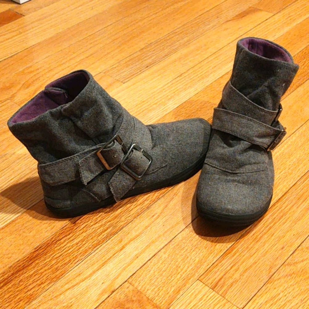 Ankle booties